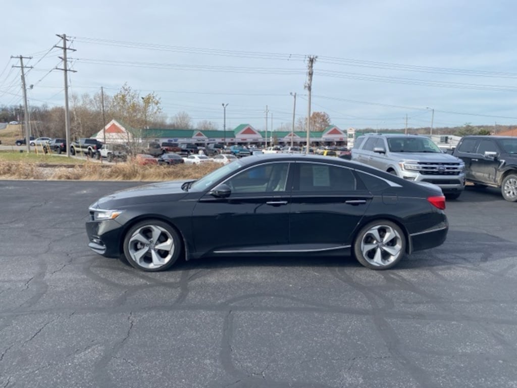 Used 2018 Honda Accord Touring 2.0T Sedan