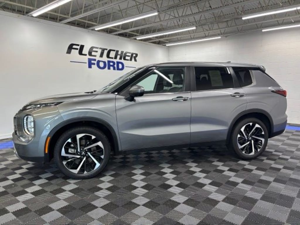 Used 2024 Mitsubishi Outlander SUV