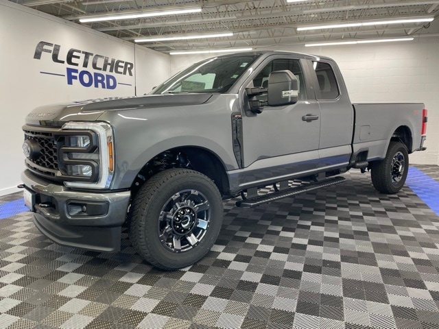 2026 Ford F-350 Super Duty XL's photo