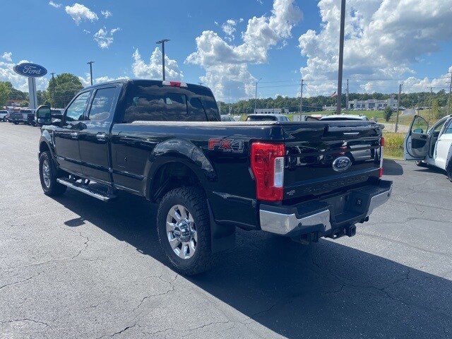 2018 Ford F-350 Lariat photo 3