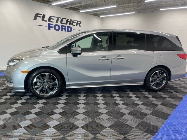 2023 Honda Odyssey Elite photo 3