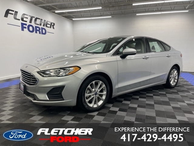 2019 Ford Fusion SE's photo