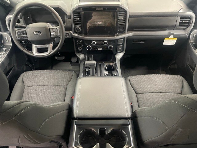 2025 Ford F-150 XLT photo 2