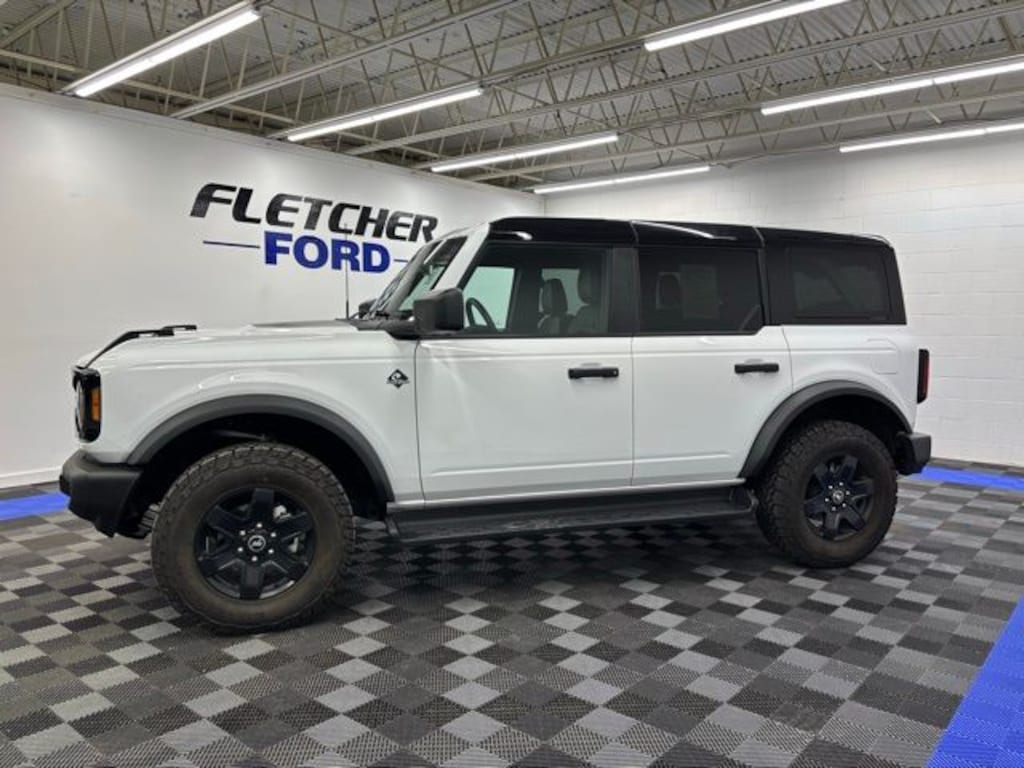 Certified 2025 Ford Bronco Outer Banks SUV