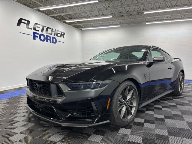 2026 Ford Mustang Dark Horse's photo