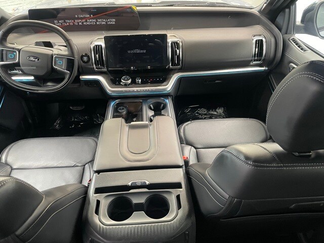 2025 Ford Expedition Platinum photo 2