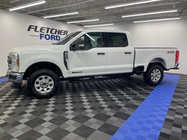 2024 Ford F-250 XLT photo 2