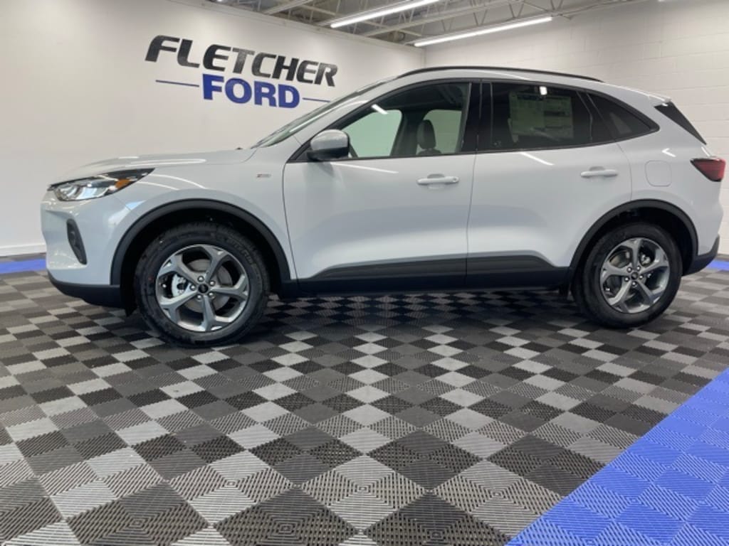 New 2026 Ford Escape Hybrid ST-Line Select SUV