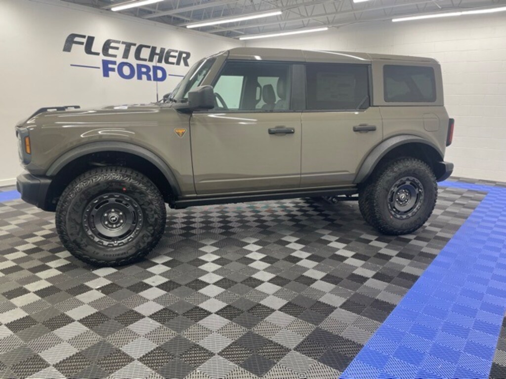New 2025 Ford Bronco Badlands SUV