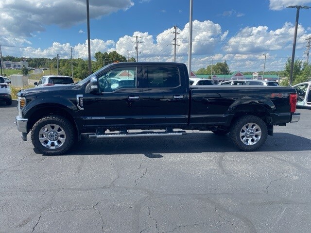 2018 Ford F-350 Lariat photo 2