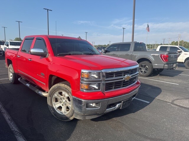 2015 Chevrolet Silverado 1500 LT photo 3