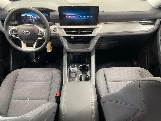 2026 Ford Explorer photo 2