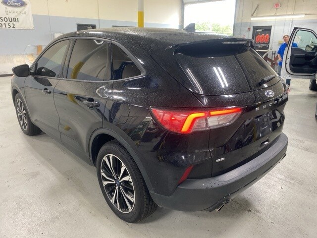 2022 Ford Escape SE photo 3