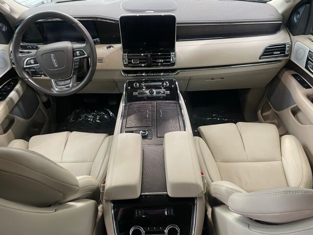 2021 Lincoln Navigator L Reserve photo 2