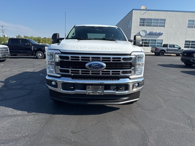 2024 Ford F-250 XLT photo 2