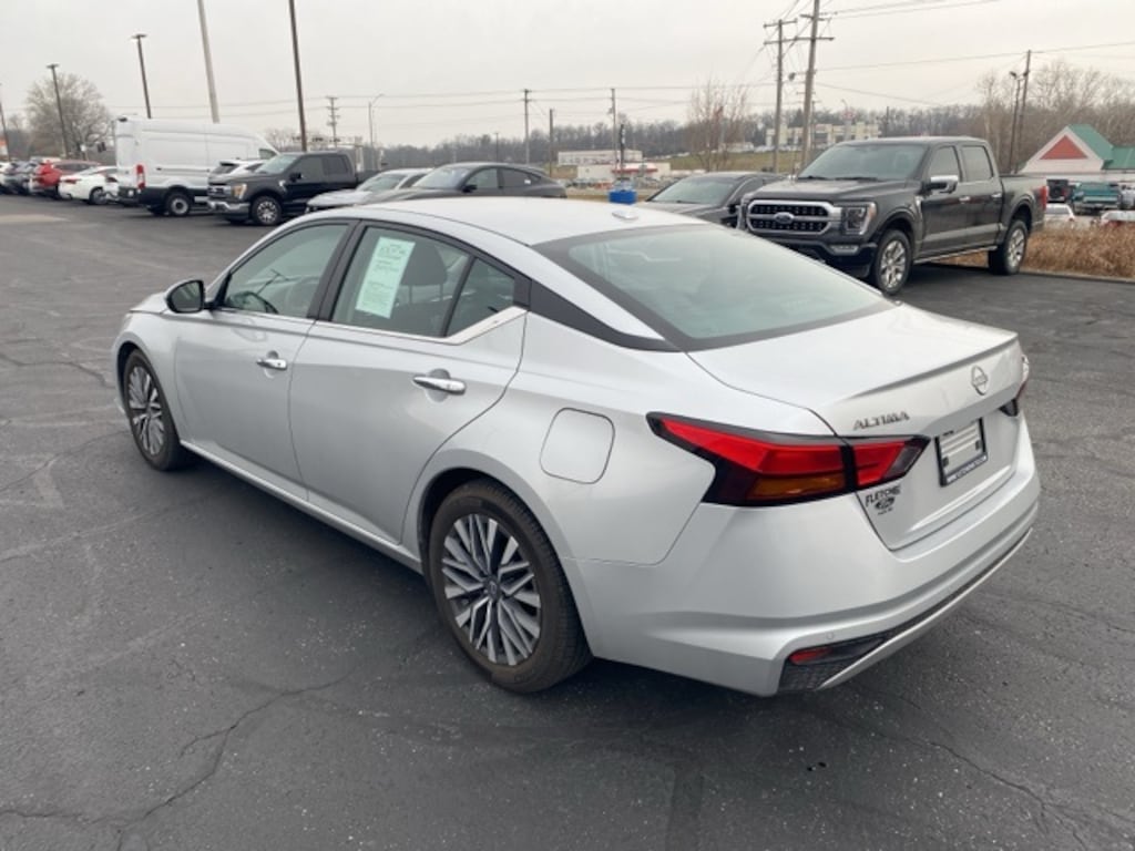 Used 2023 Nissan Altima 2.5 SV Sedan