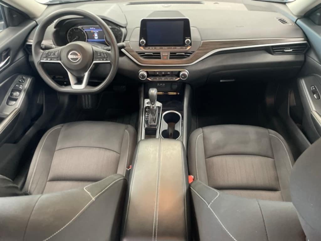 Used 2024 Nissan Altima 2.5 SV Sedan
