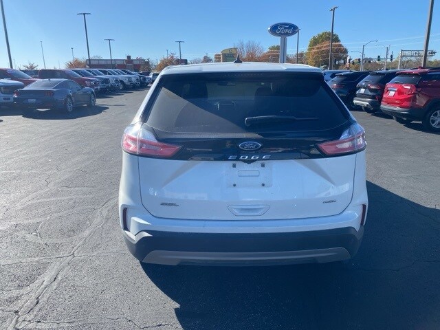 2022 Ford Edge SEL photo 4