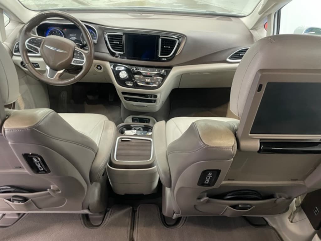 Used 2017 Chrysler Pacifica Touring L Plus Minivan/Van