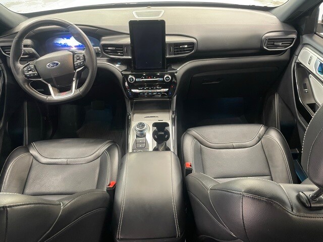 2023 Ford Explorer ST photo 2