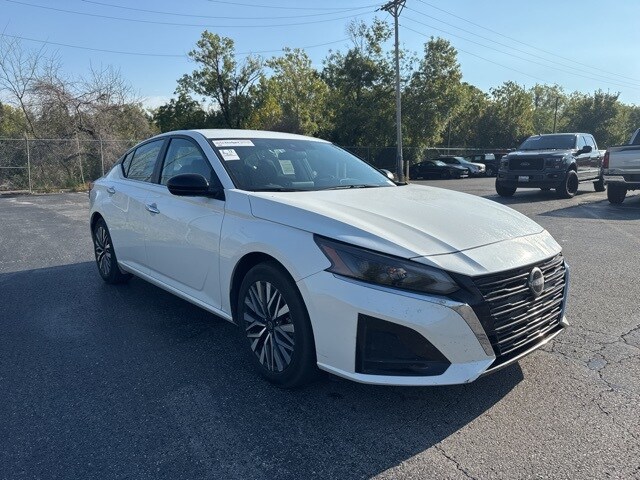 2024 Nissan Altima 2.5 SV photo 3