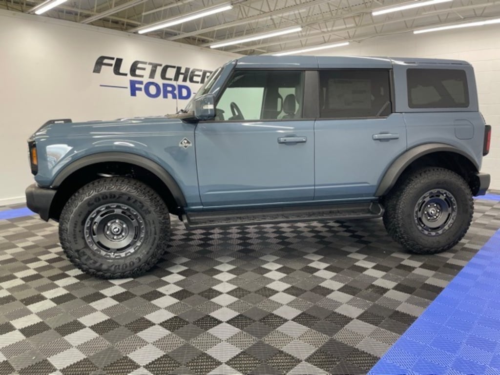 New 2025 Ford Bronco Outer Banks SUV