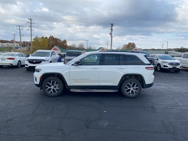 2025 Jeep Grand Cherokee Limited photo 2