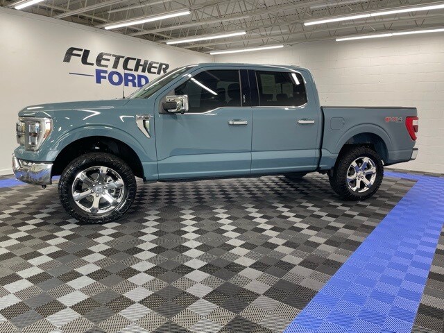 2023 Ford F-150 Lariat photo 2