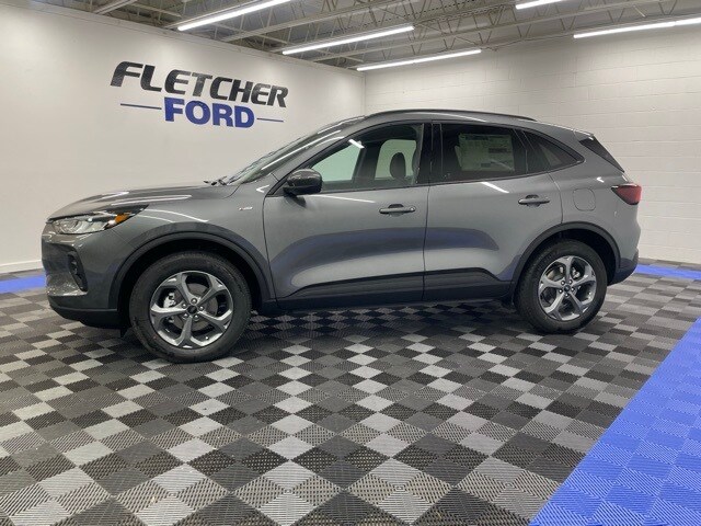 2026 Ford Escape Hybrid ST-Line Select photo 3