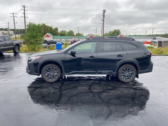 2024 Subaru Outback Onyx Edition photo 2