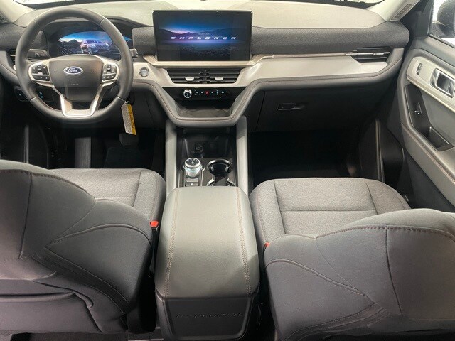 2026 Ford Explorer photo 2