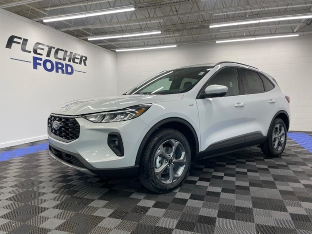 New 2026 Ford Escape Hybrid ST-Line Select SUV