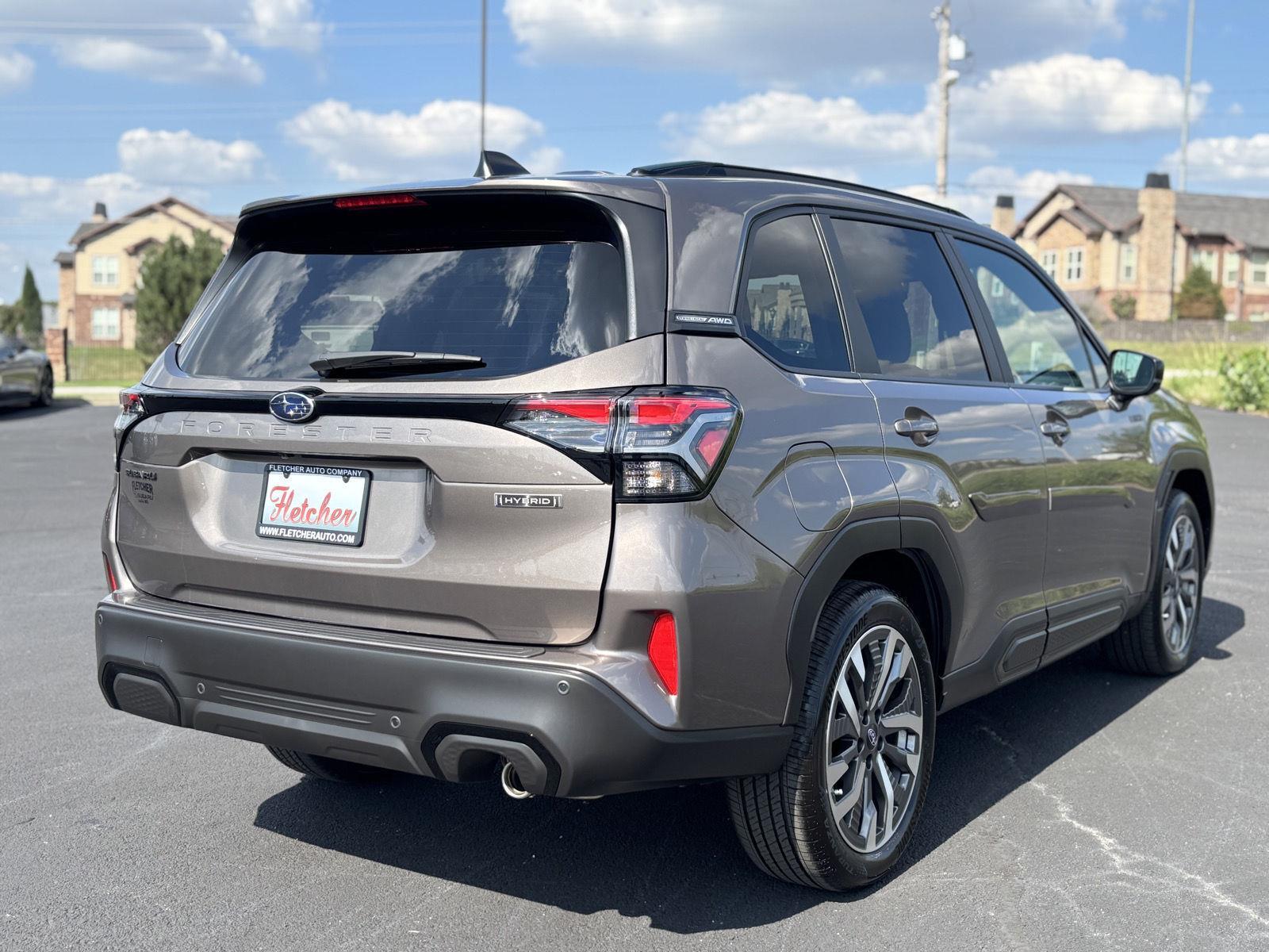 2025 Subaru Forester Touring photo 2