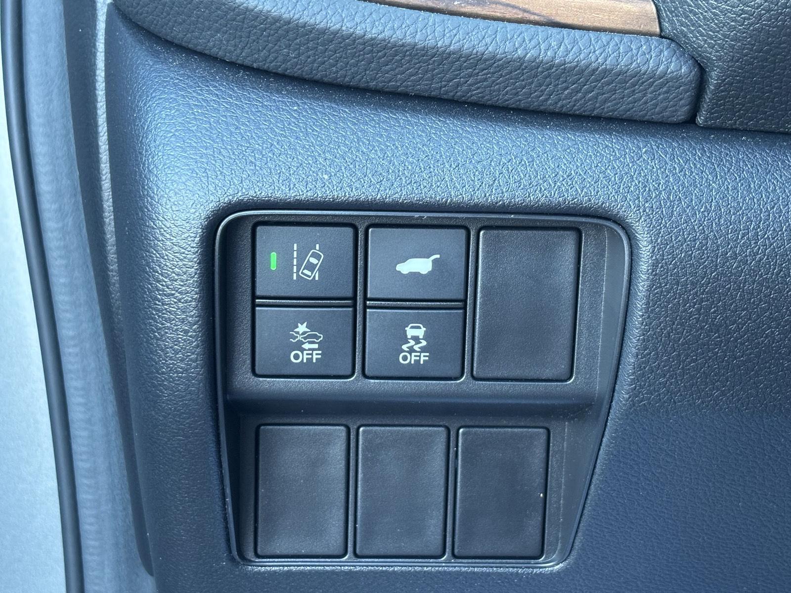 2022 Honda CR-V Touring photo 3
