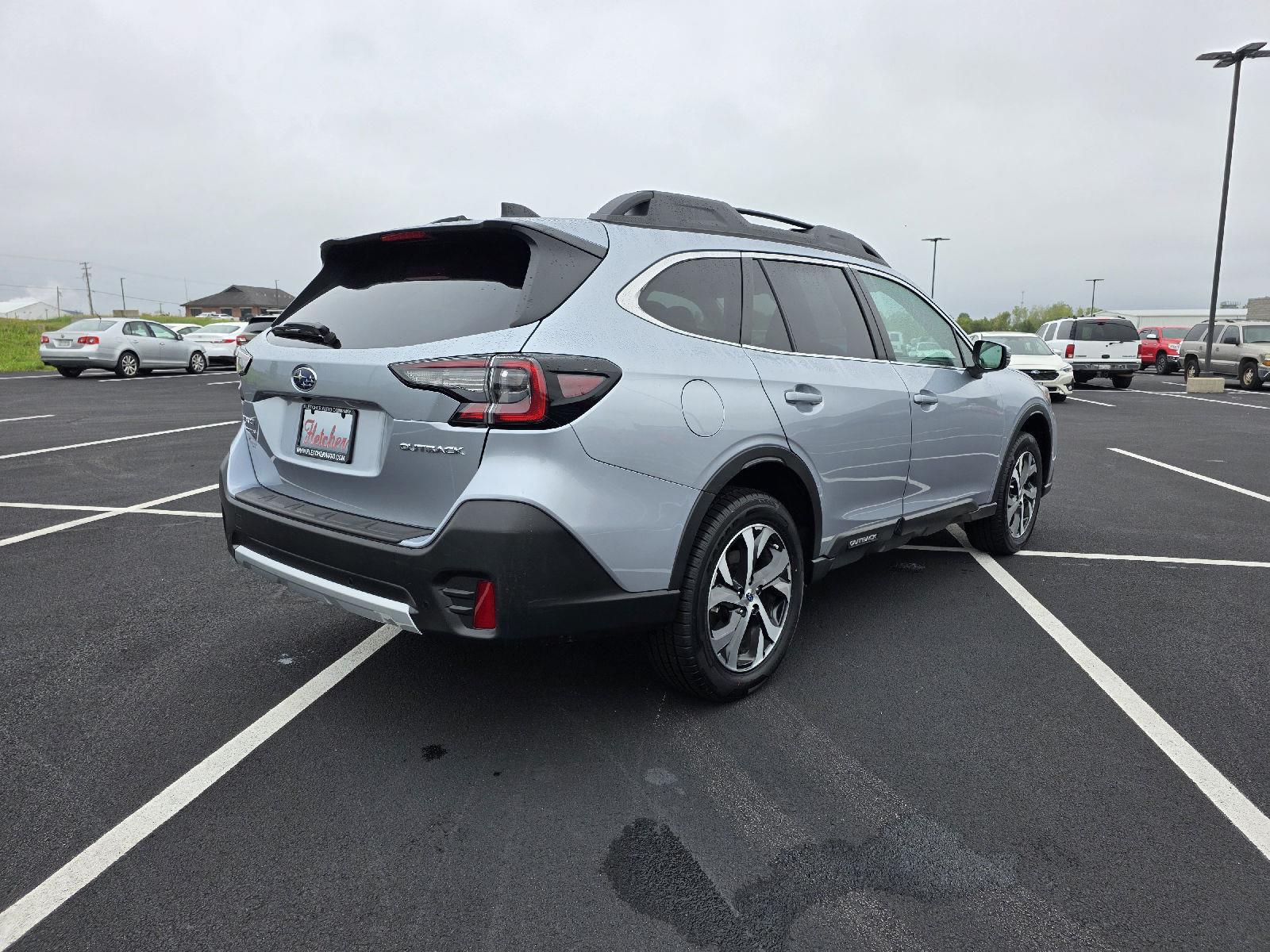 2022 Subaru Outback Limited photo 2