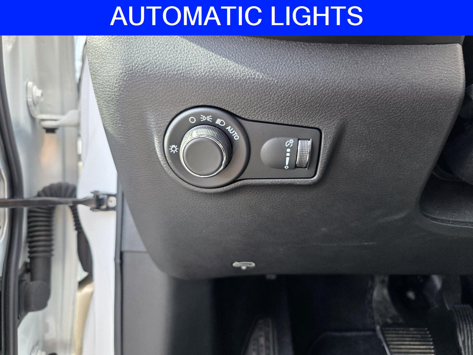 2023 Jeep Compass Sport photo 3