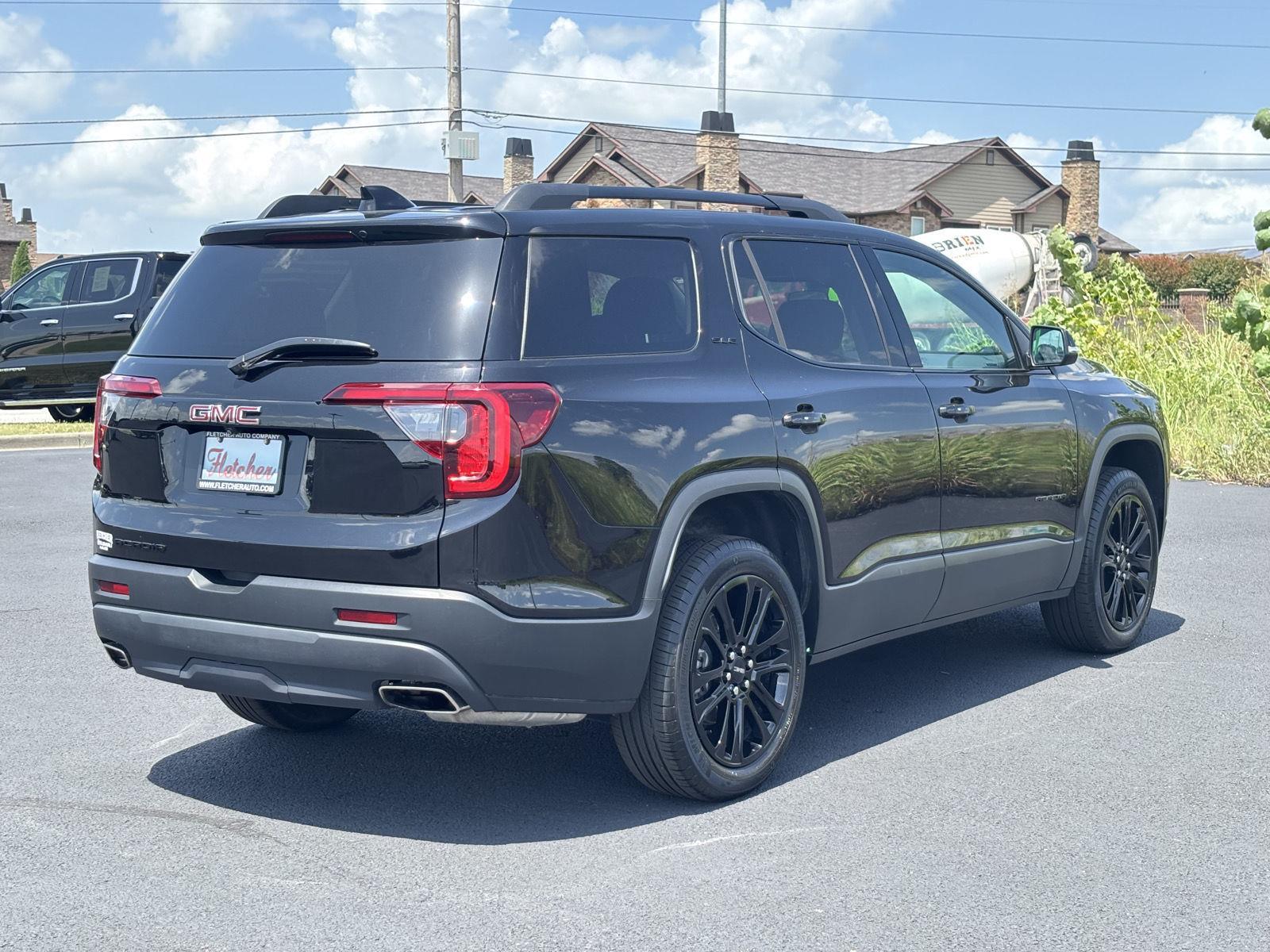 2023 Gmc Acadia SLE photo 2