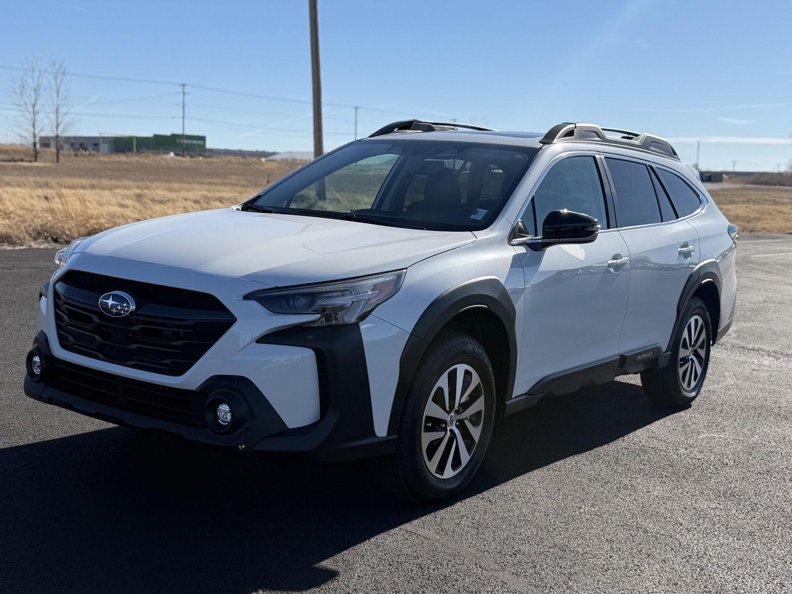 2025 Subaru Outback Premium's photo