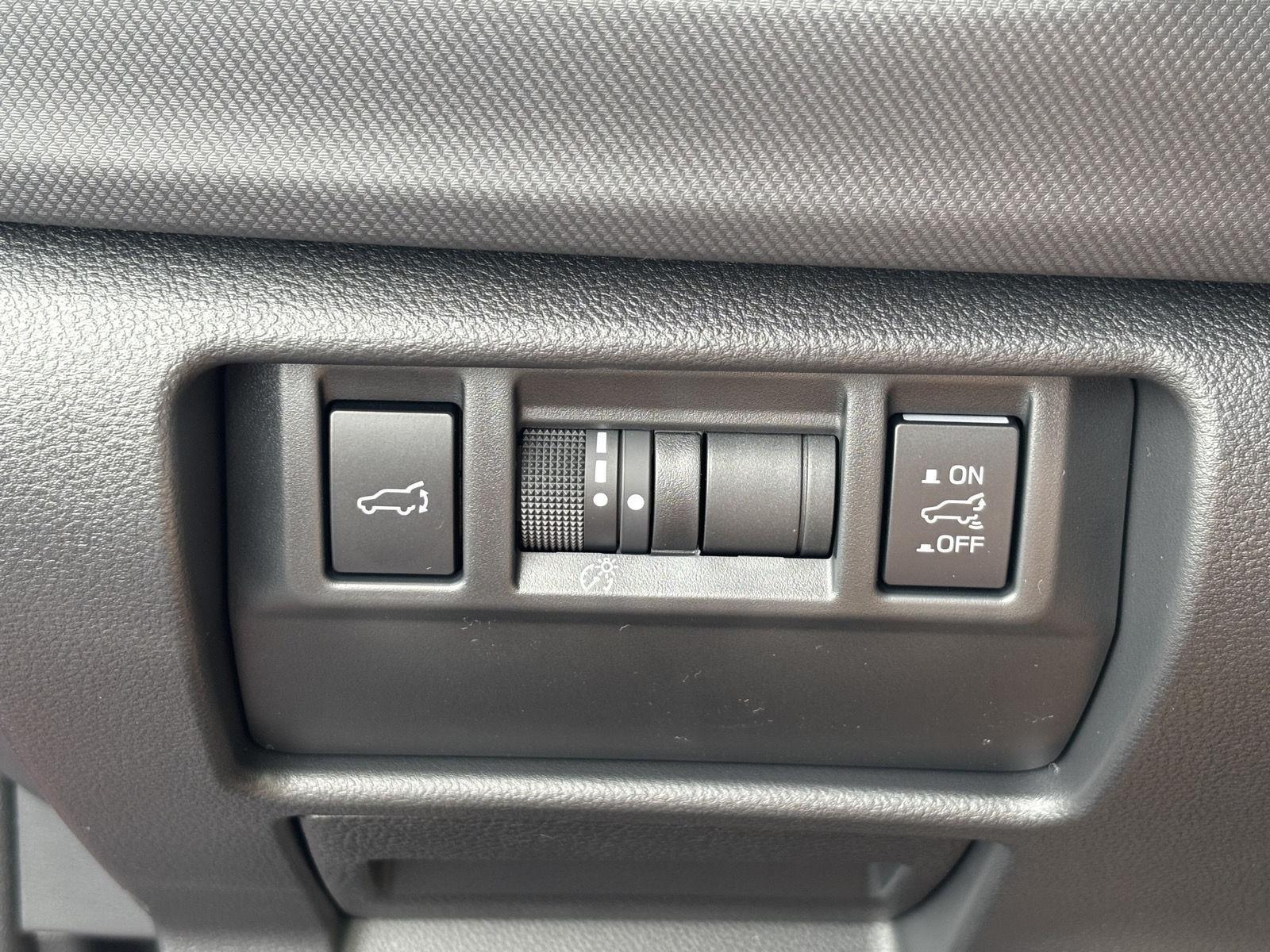 2025 Subaru Forester Touring photo 2