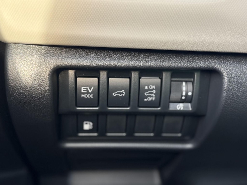 New 2025 Subaru Forester Hybrid Limited SUV