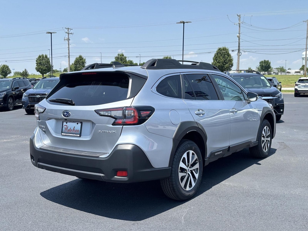 Used 2025 Subaru Outback Premium SUV