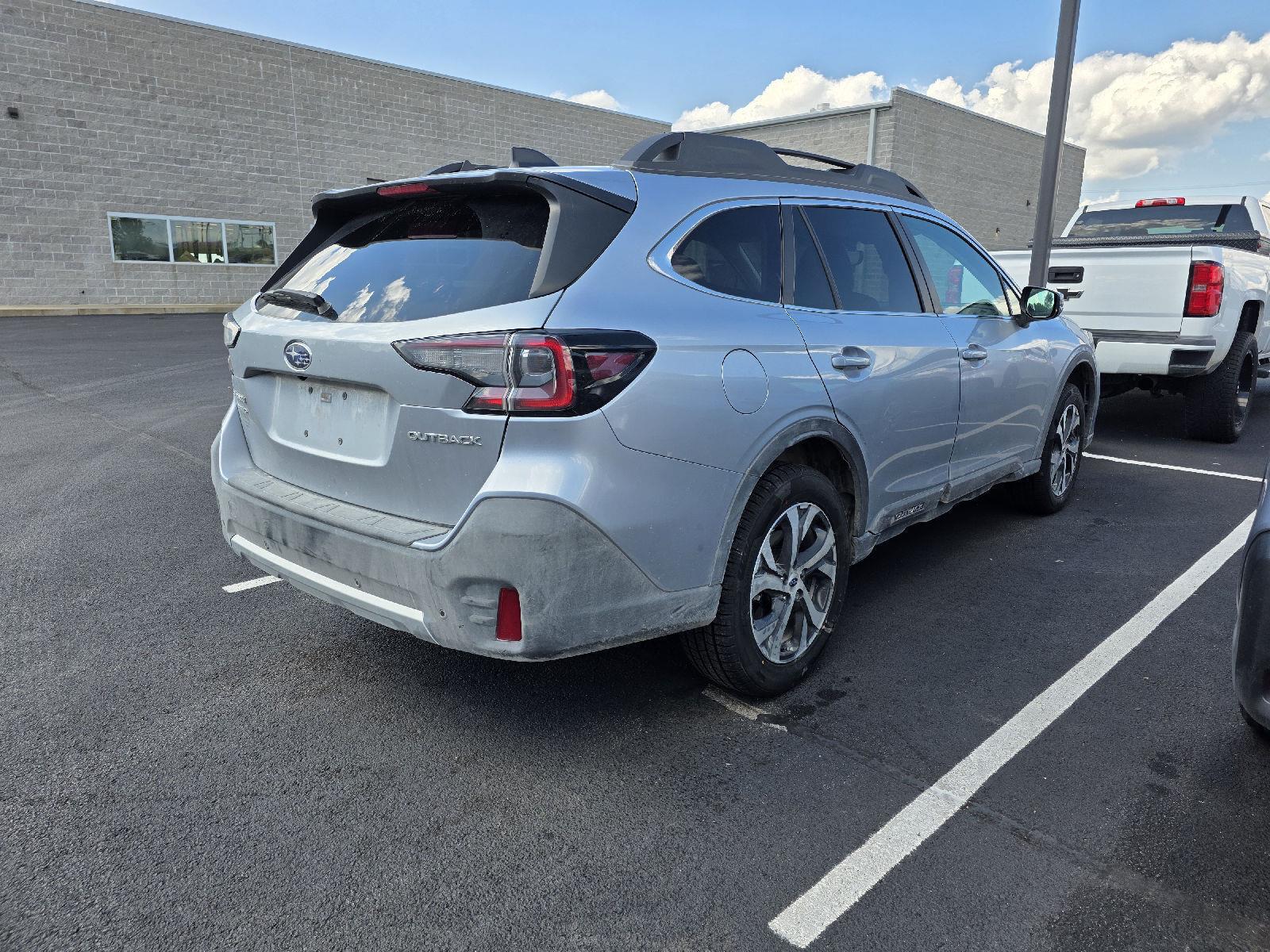 2022 Subaru Outback Limited photo 3