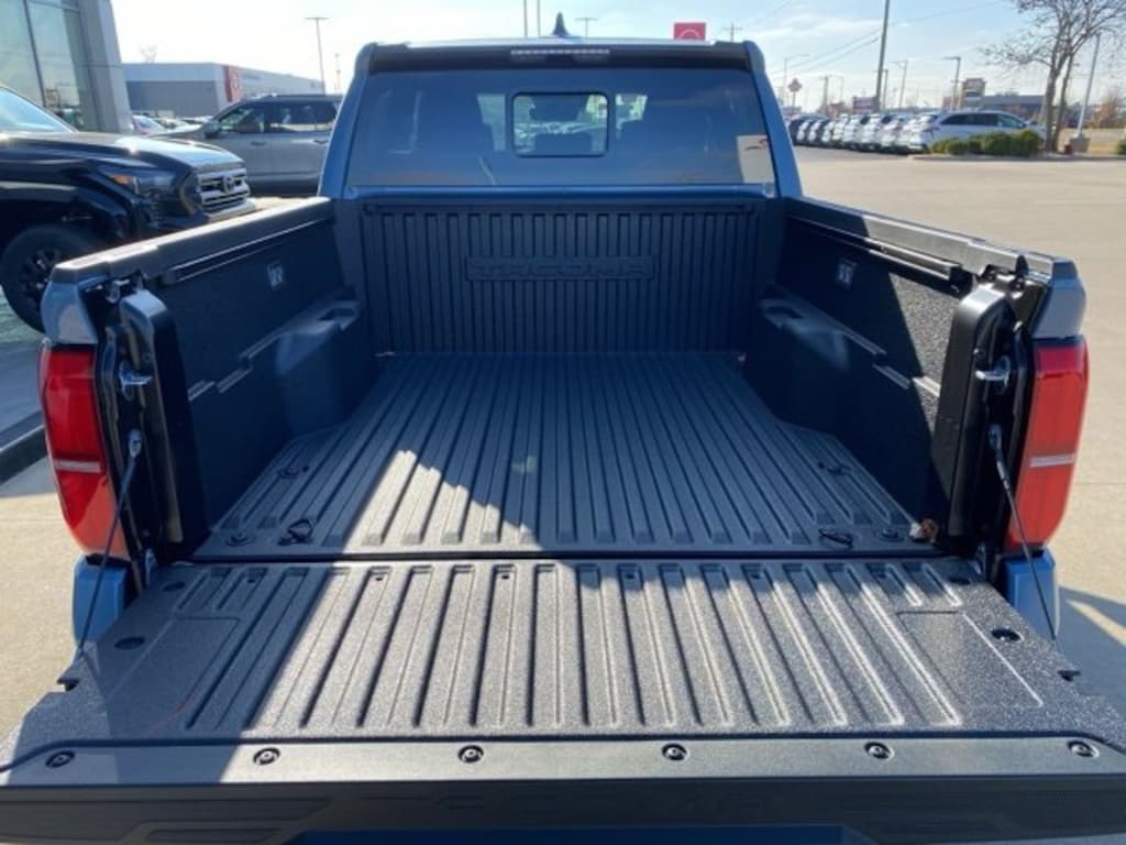 New 2026 Toyota Tacoma SR5 4X4 DOUBLE CAB