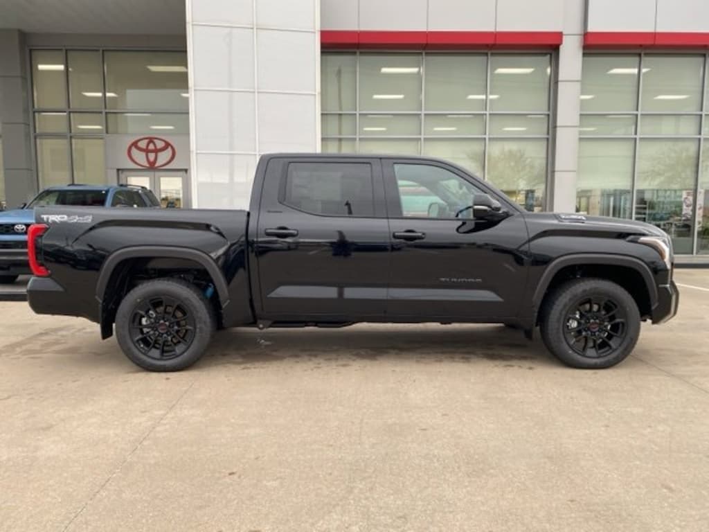 New 2026 Toyota Tundra i-FORCE MAX Limited LIMITED CREWMAX 5.5