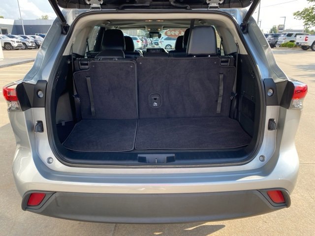 2022 Toyota Highlander Hybrid XLE photo 4