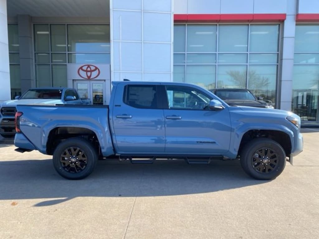 New 2026 Toyota Tacoma SR5 4X4 DOUBLE CAB