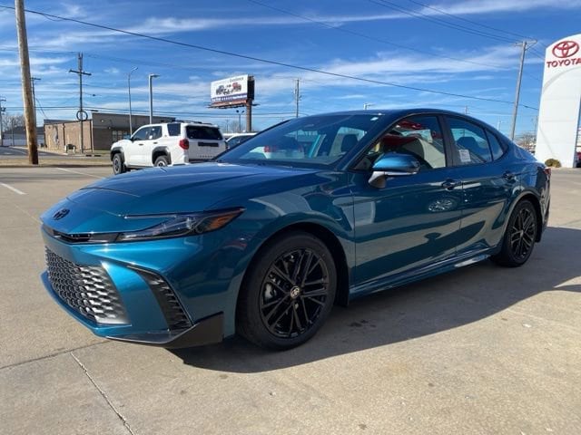 2026 Toyota Camry SE's photo