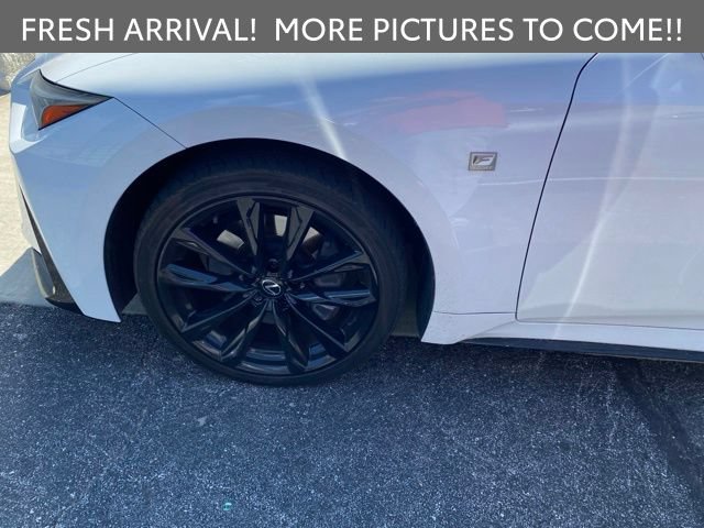2023 Lexus IS 7