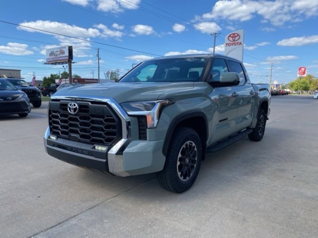 New 2026 Toyota Tundra SR5 SR5 CREWMAX 5.5