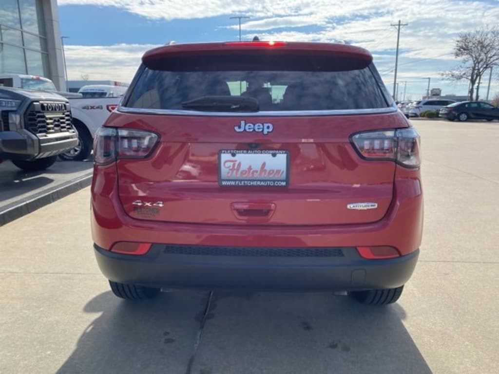 Used 2023 Jeep Compass Latitude Lux SUV